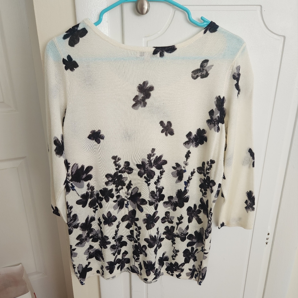 Flower blouse - Picture 3 of 3